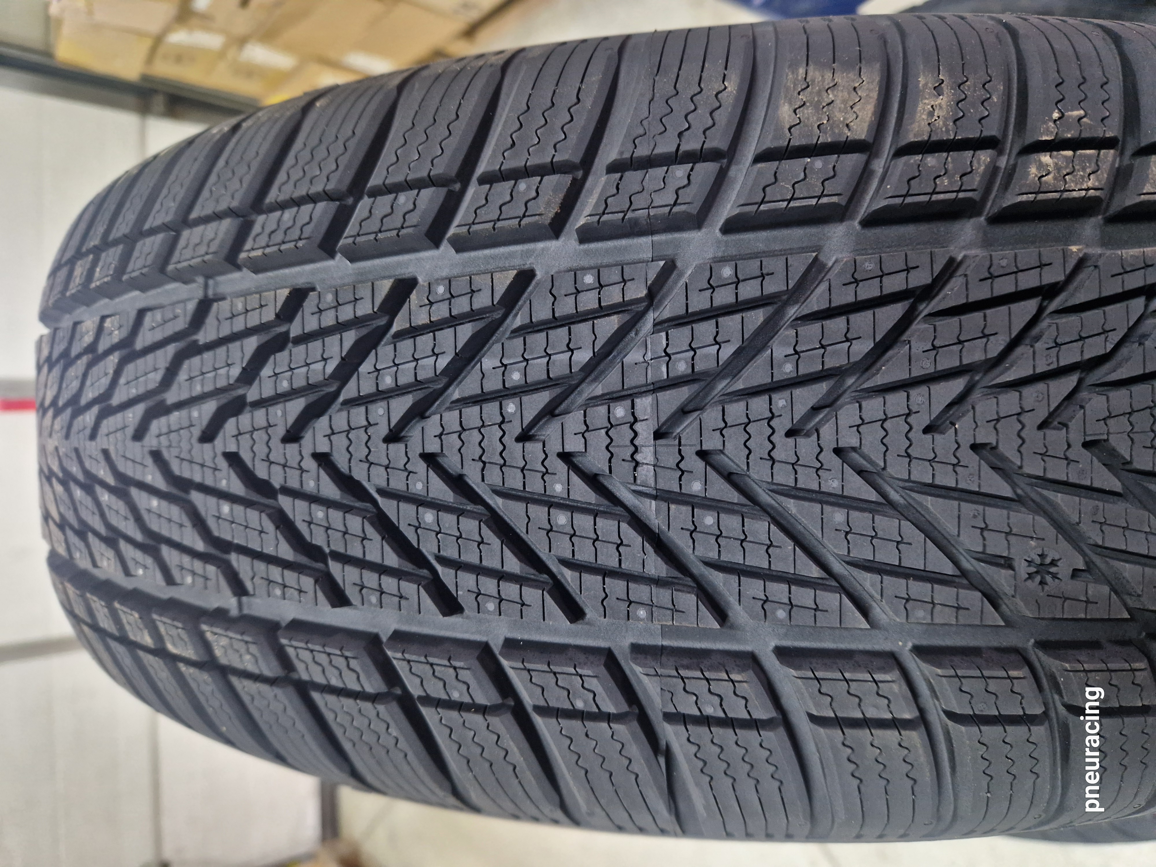 Goodyear Ultra Grip Performance3 235/60R18 107 H XL