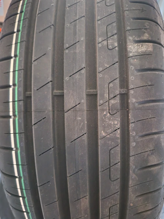 Goodyear Efficient Grip Performance 205/55R17 91V