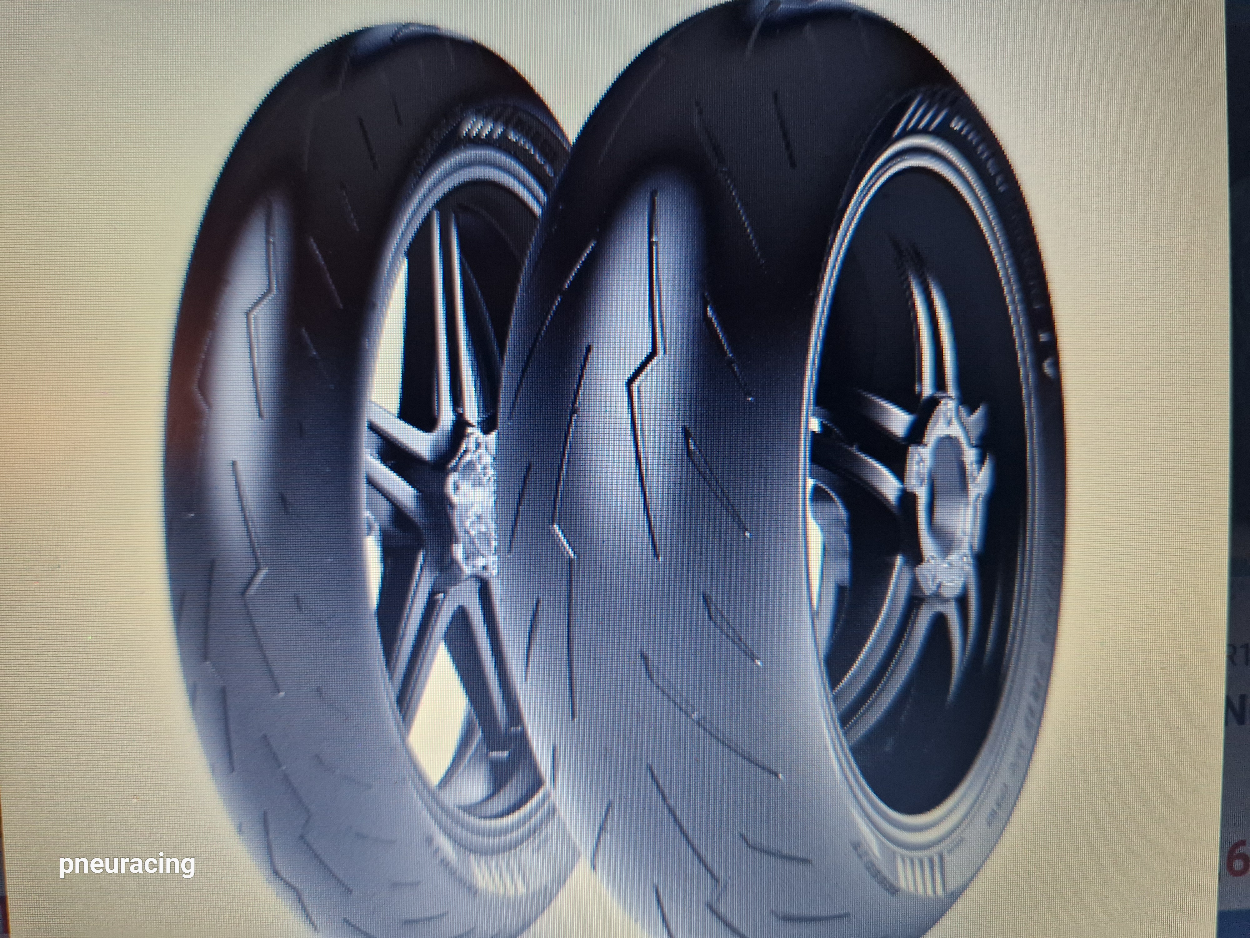 Pirelli Diablo Rosso IV 120/70ZR17