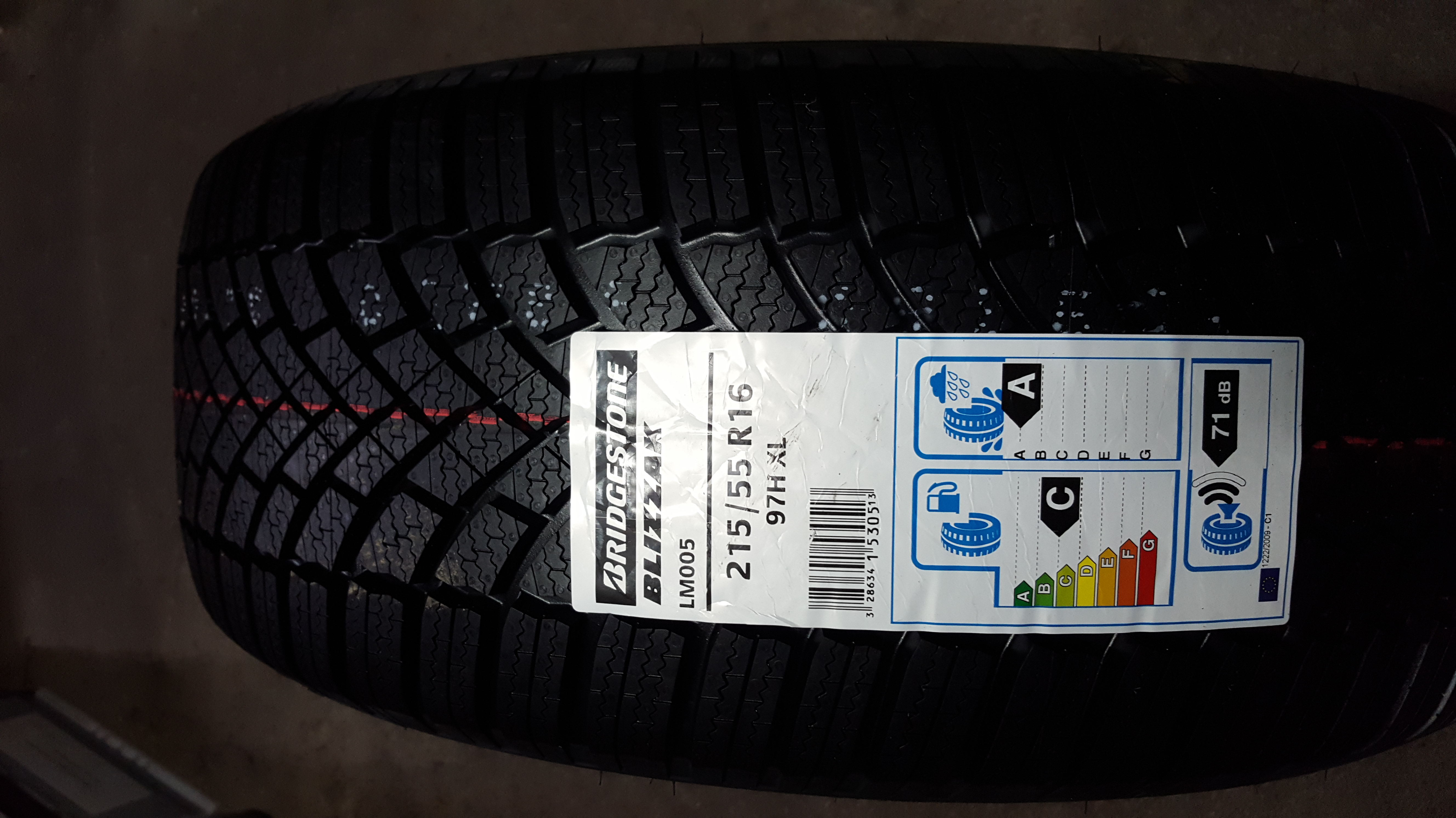 Bridgestone Blizzak LM005 215/55R16 97H XL