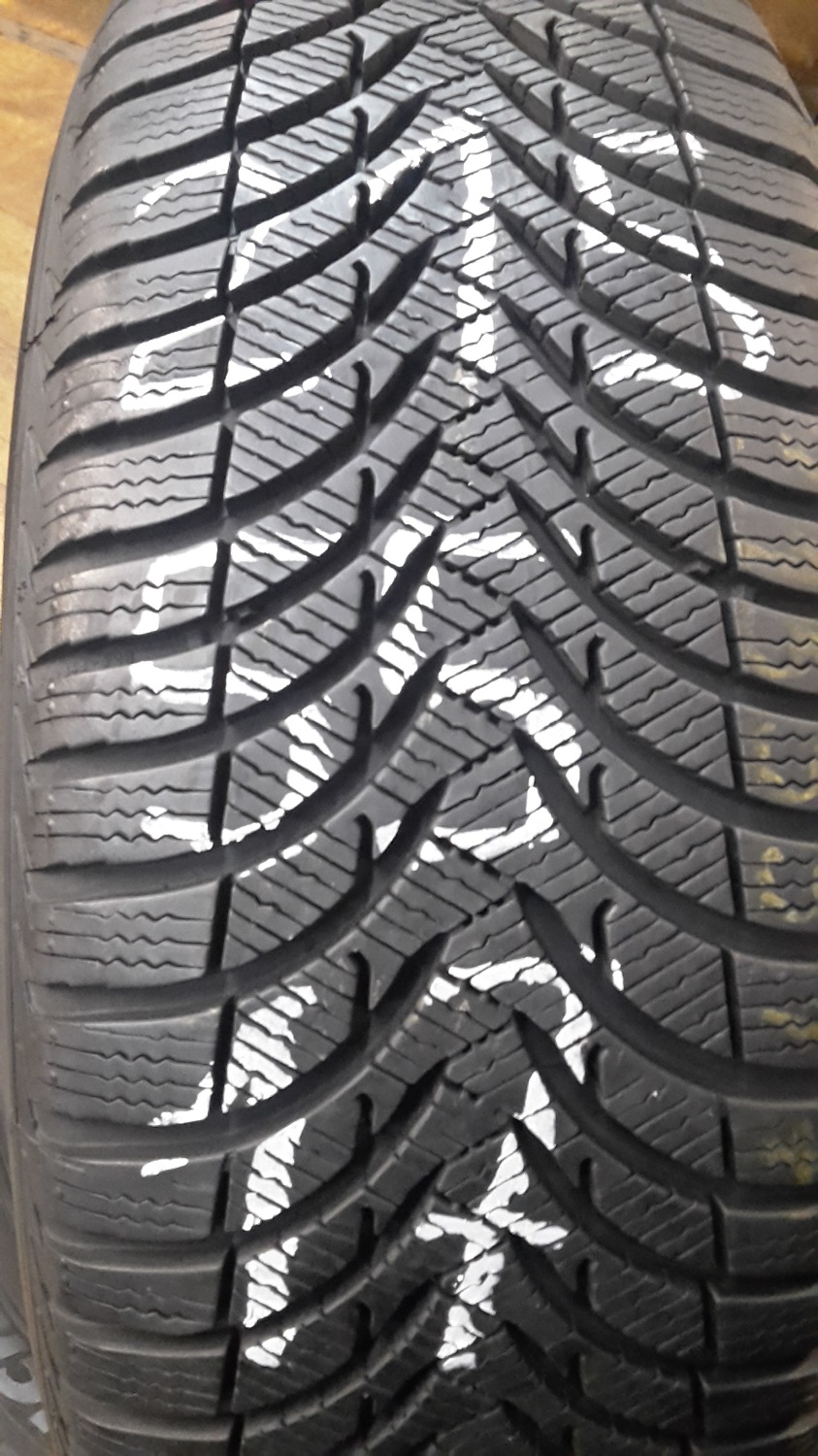 Michelin Alpin A4 215/55R17 98V
