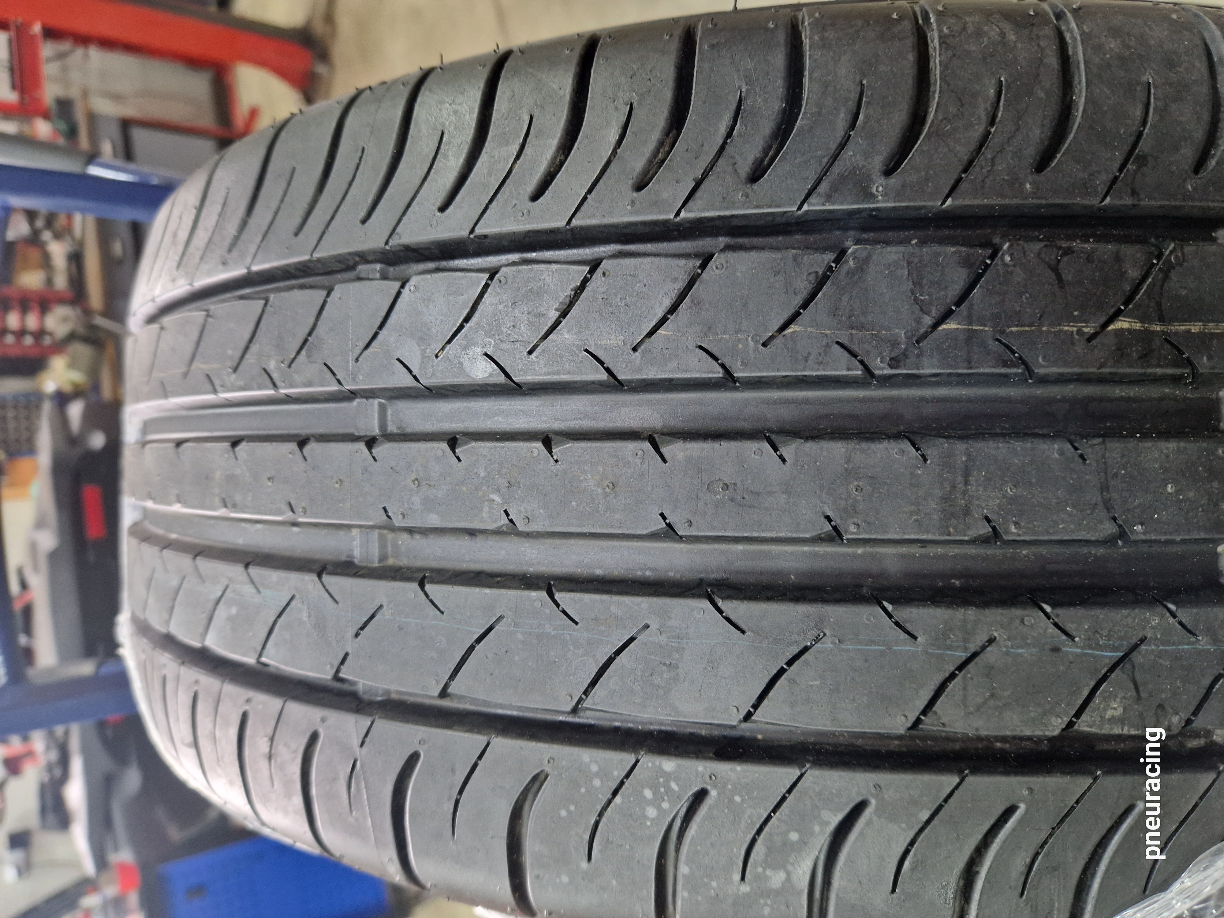 Dunlop Sport Maxx RT 050   235/45R18 94 Y  ***DEMO***