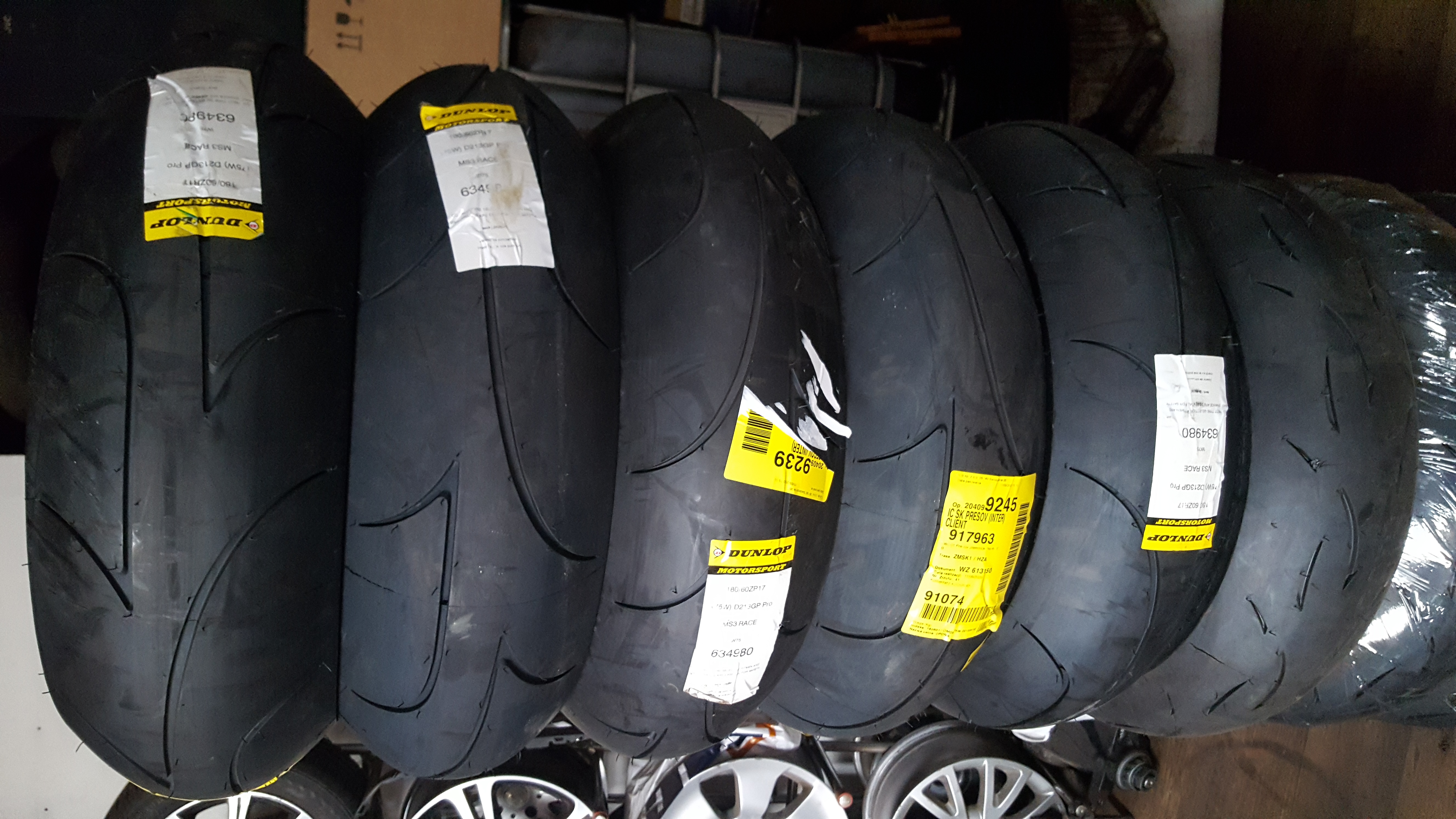 Dunlop D213GP Pro  180/60ZR17