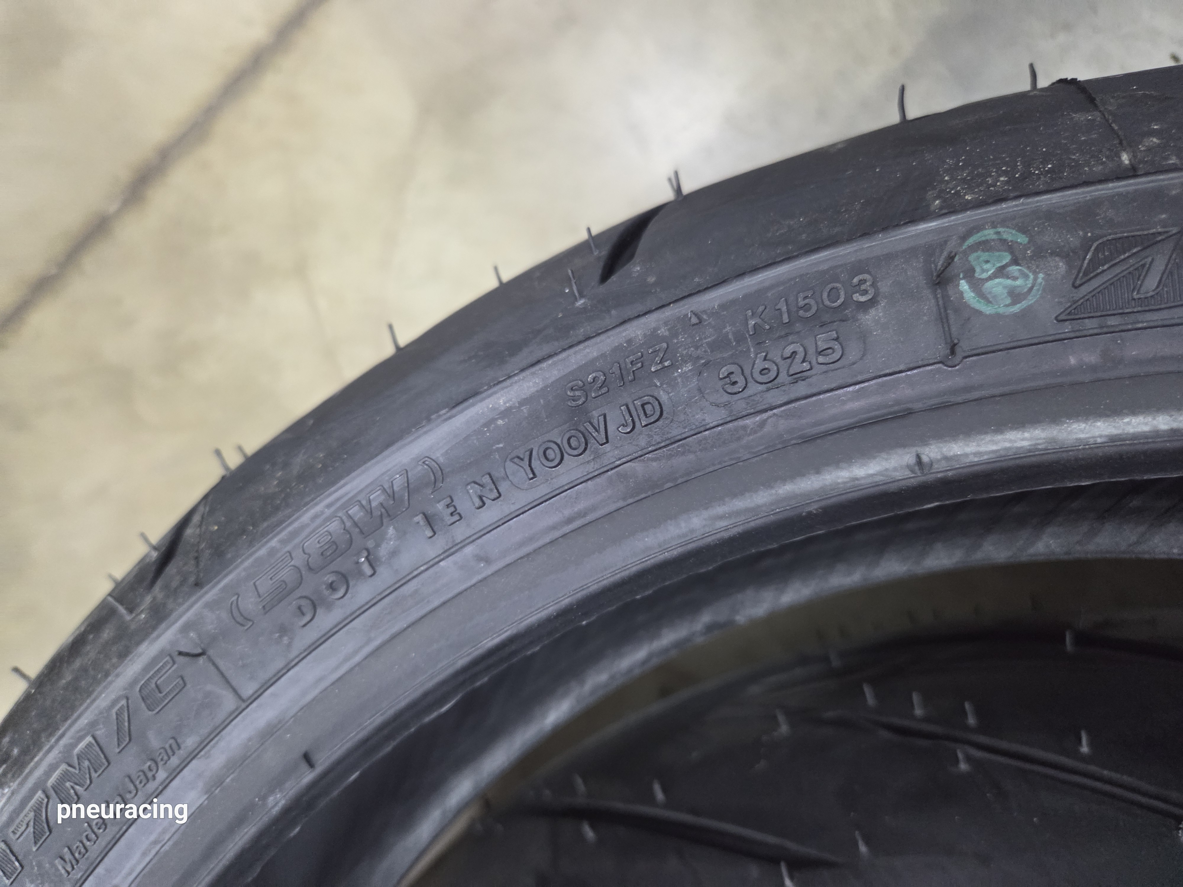 Bridgestone Battlax S21 180/55 R17 -73w 120/70 R17 -58w