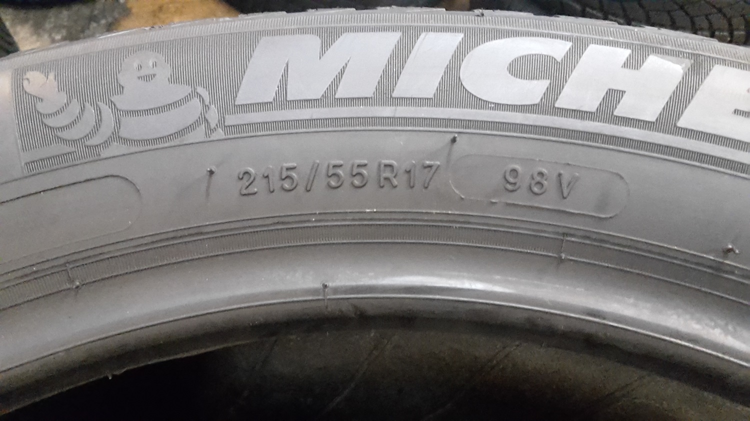 Michelin Alpin A4 215/55R17 98V