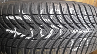 Michelin Alpin A4  215/55R17  98V